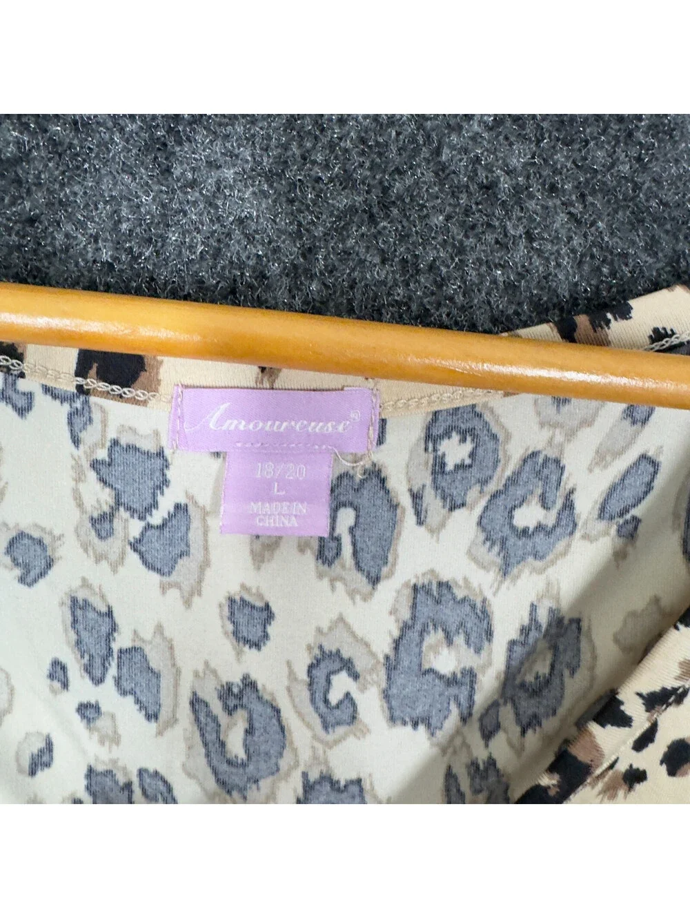 Amoureuse Night Gown Women L Large Beige Animal V-Neck Long Sleeve Sleepwear